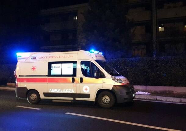 Scontro tra auto semiblocca il Sempione
