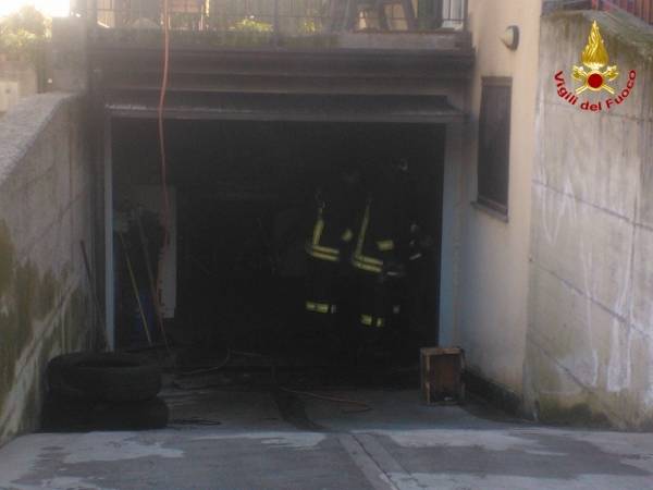 Incendio in un garage a Besozzo (inserita in galleria)