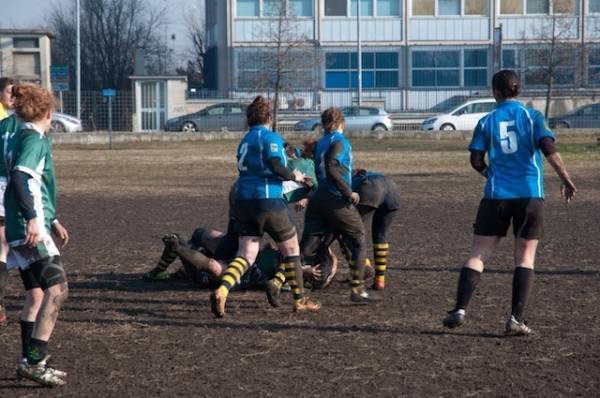 Le Amazzoni del Rugby Varese in campo a Pavia (inserita in galleria)