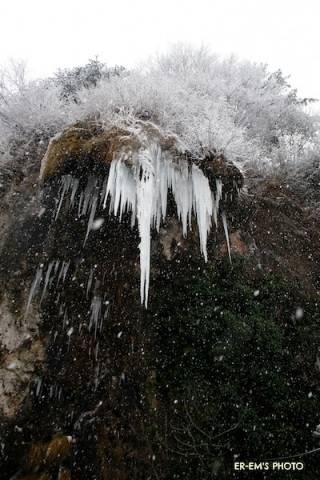 Le grotte della Valganna innevate (inserita in galleria)