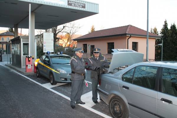 Oro nell'auto dell'imprenditore (inserita in galleria)