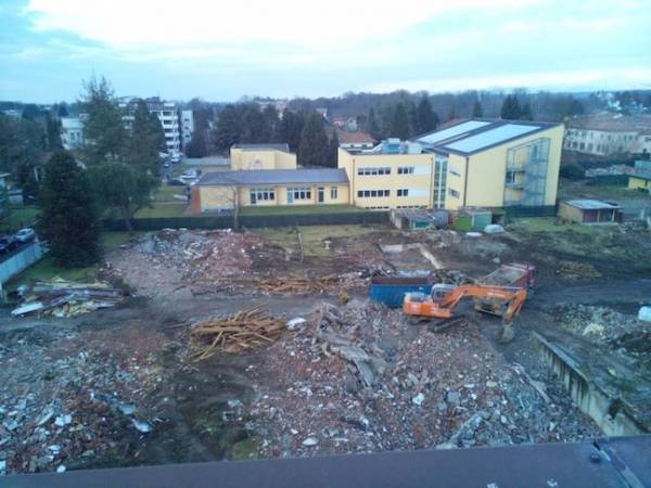 Proseguono i lavori di demolizione a Case Nuove (inserita in galleria)