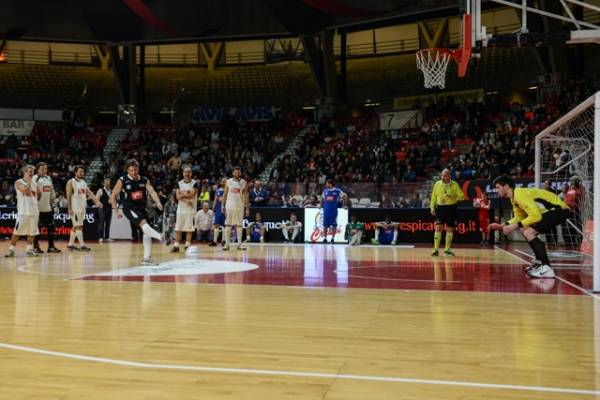 Vaffancuore, al palazzetto per Bruno Arena (inserita in galleria)