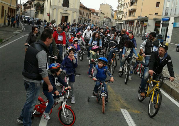 bimbi in bicicletta busto arsizio