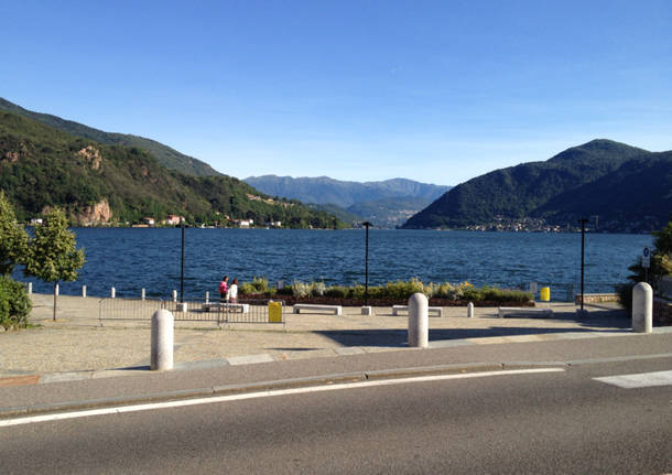 il lungolago di porto ceresio