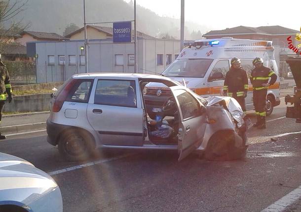 incidente stradale camion rifiuti fiat punto cuveglio