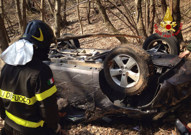 incidente stradale maccagno con pino e veddasca vigili del fuoco