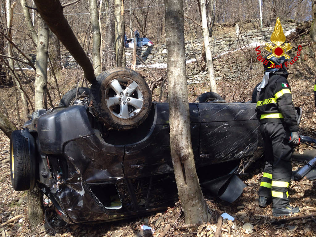 incidente stradale maccagno con pino e veddasca vigili del fuoco