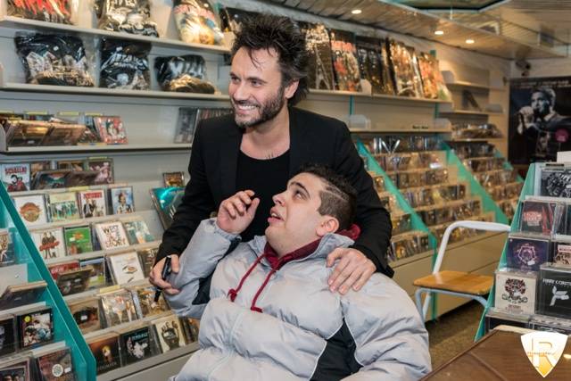 Nek alla Casa del disco 