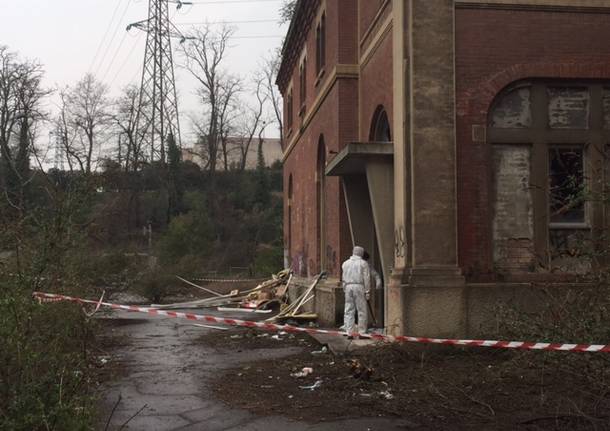 polizia locale sgombera rom ex-centrale enel