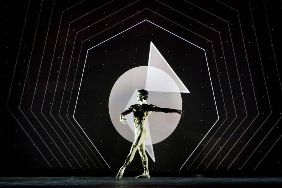 Roberto Bolle compie 40 anni