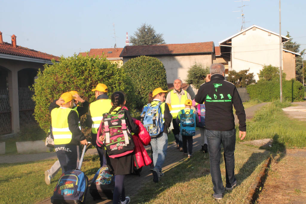 Cappellini e casacche per il pedibus