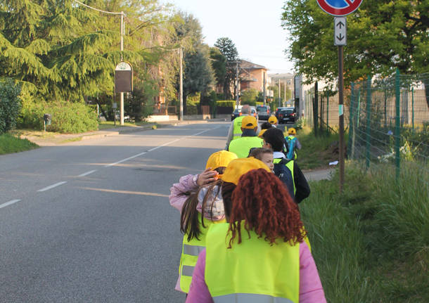 Cappellini e casacche per il pedibus