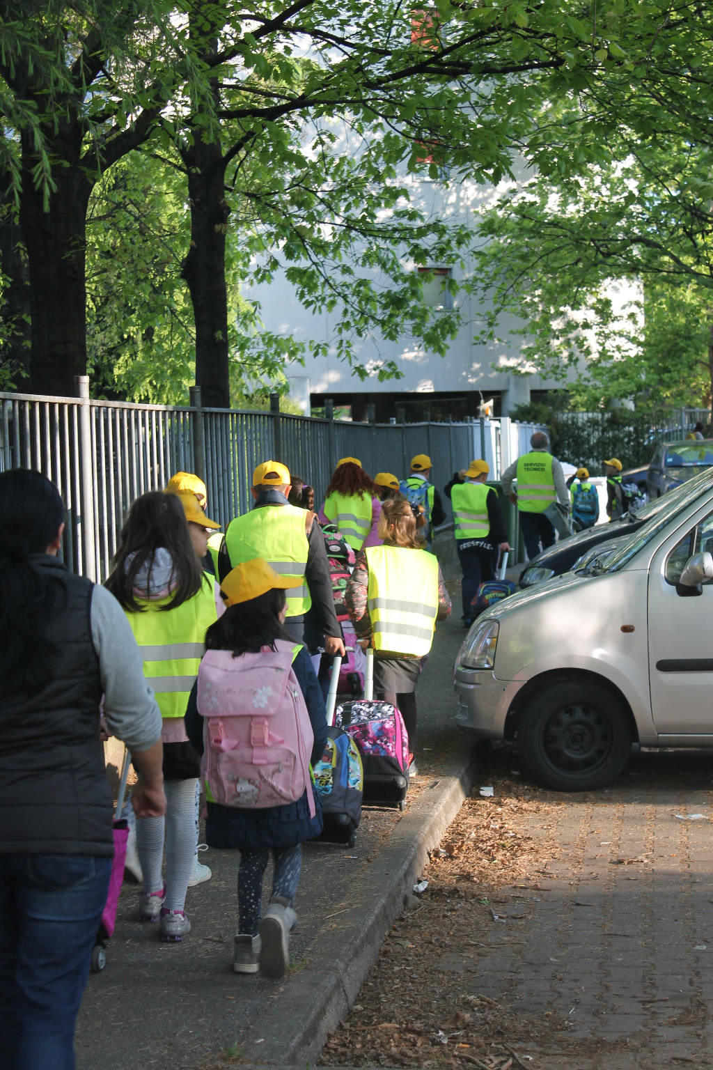 Cappellini e casacche per il pedibus