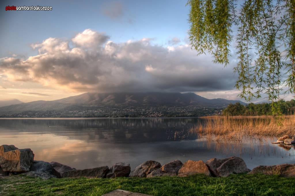 Sul lago di Varese