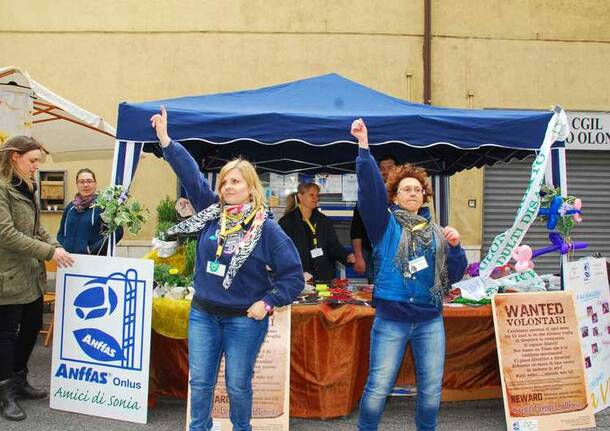 MERCATINO –  VIA BARBARA MELZI APRILE 2015