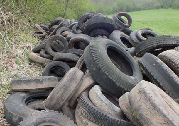 il recupero delle gomme nella valle della Bevera