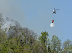 Incendio bosco Caravate Sangiano