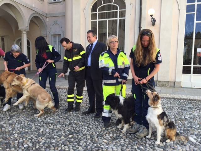 protezione civile unità cinofile e vigili del fuoco