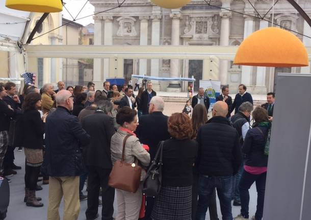 Volandia in piazza a Busto