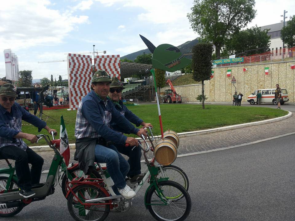 Alpini, il folklore dell'adunata di L'Aquila
