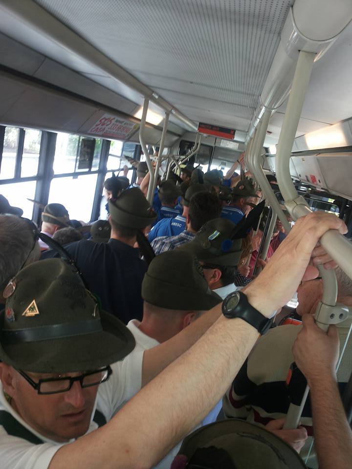 Alpini, il folklore dell'adunata di L'Aquila