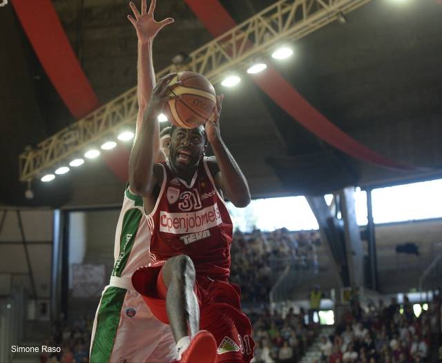 basket serie a Openjobmetis Varese - Sidigas Avellino 66-73