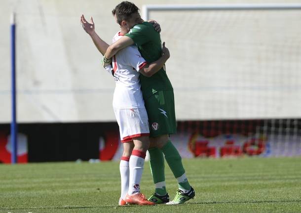 calcio serie b varese  pescara 2-1