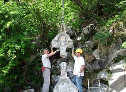 Campo dei Fiori, spostato il crocifisso dello scultore Caravati