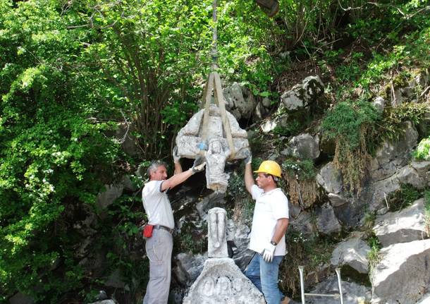 Campo dei Fiori, spostato il crocifisso dello scultore Caravati