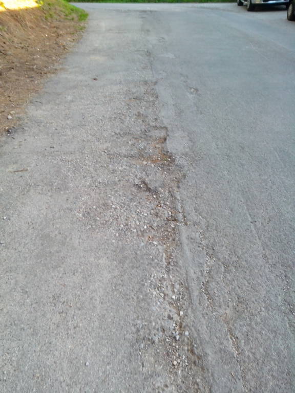 Aspem Utilizza le vie come cantieri e poi non ripara le strade