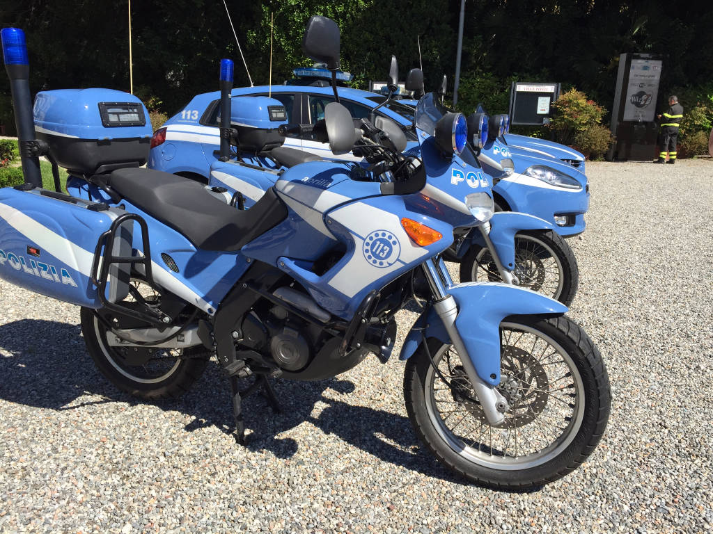 Festa polizia i mezzi