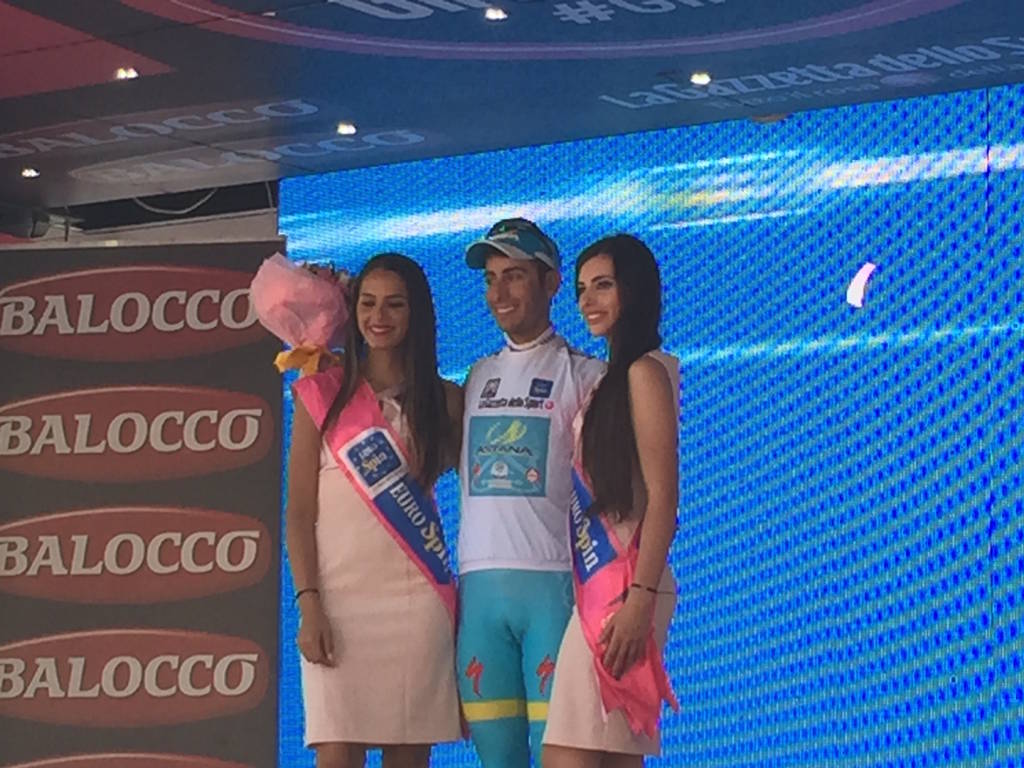 Giro d'Italia, l'arrivo a Pallanza