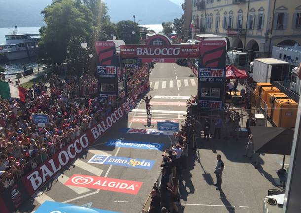 Giro d'Italia, l'arrivo a Pallanza