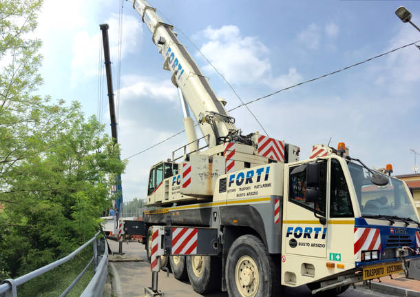 Lavori in corso per la passerella ciclopedonale sul ponte ferroviario