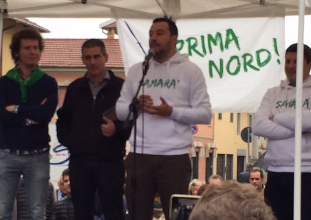 Salvini contestato saronno