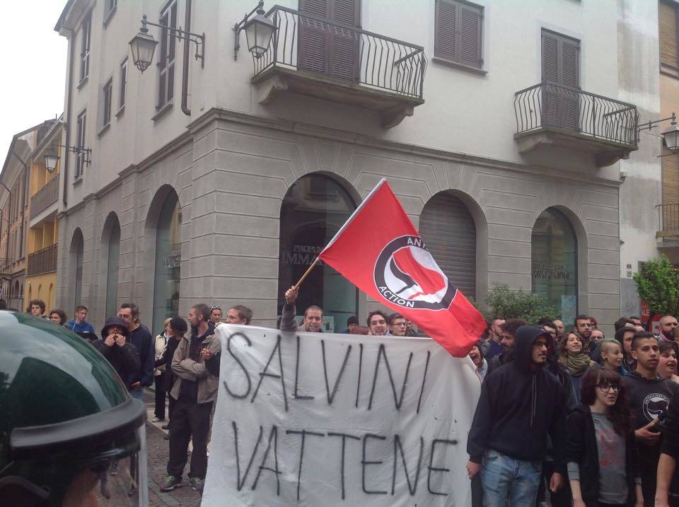 Salvini contestato saronno