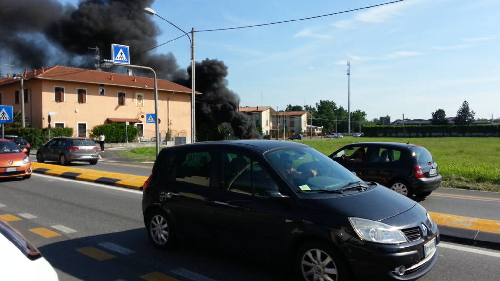 INCENDIO QUESTO POMERIGGIO A GALLARATE