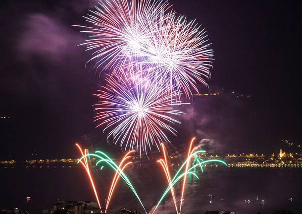 fuochi lago maggiore luino patronale