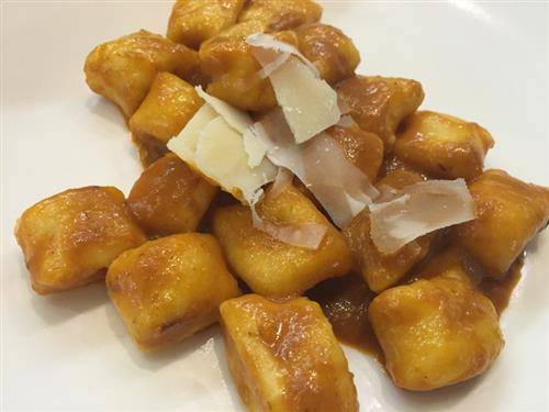 Gli avanzi di polenta e brasato diventano menu da chef