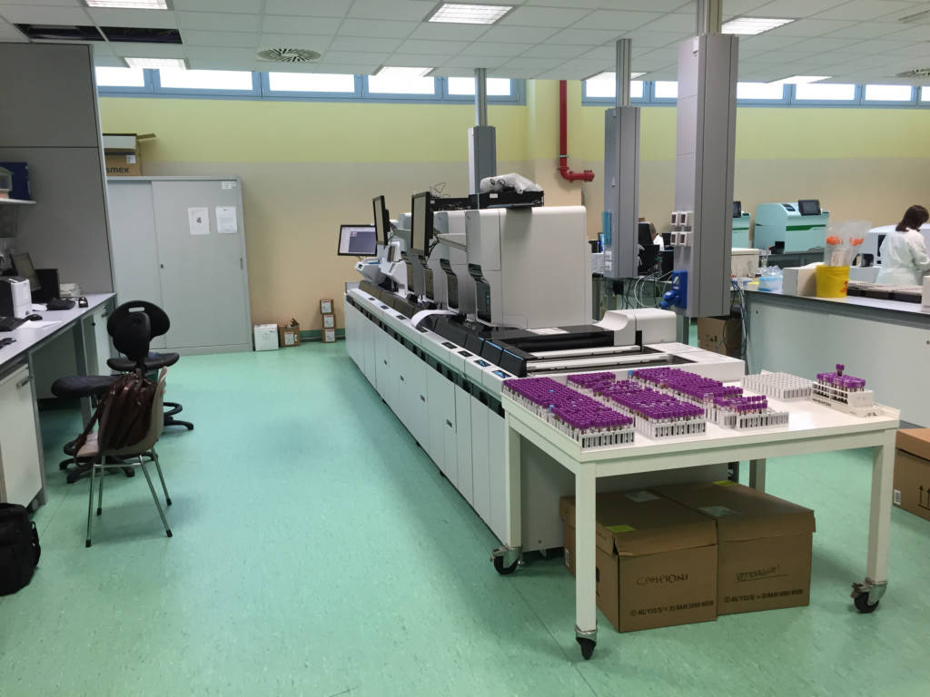 Il nuovo laboratorio analisi dell'ospedale di Varese 