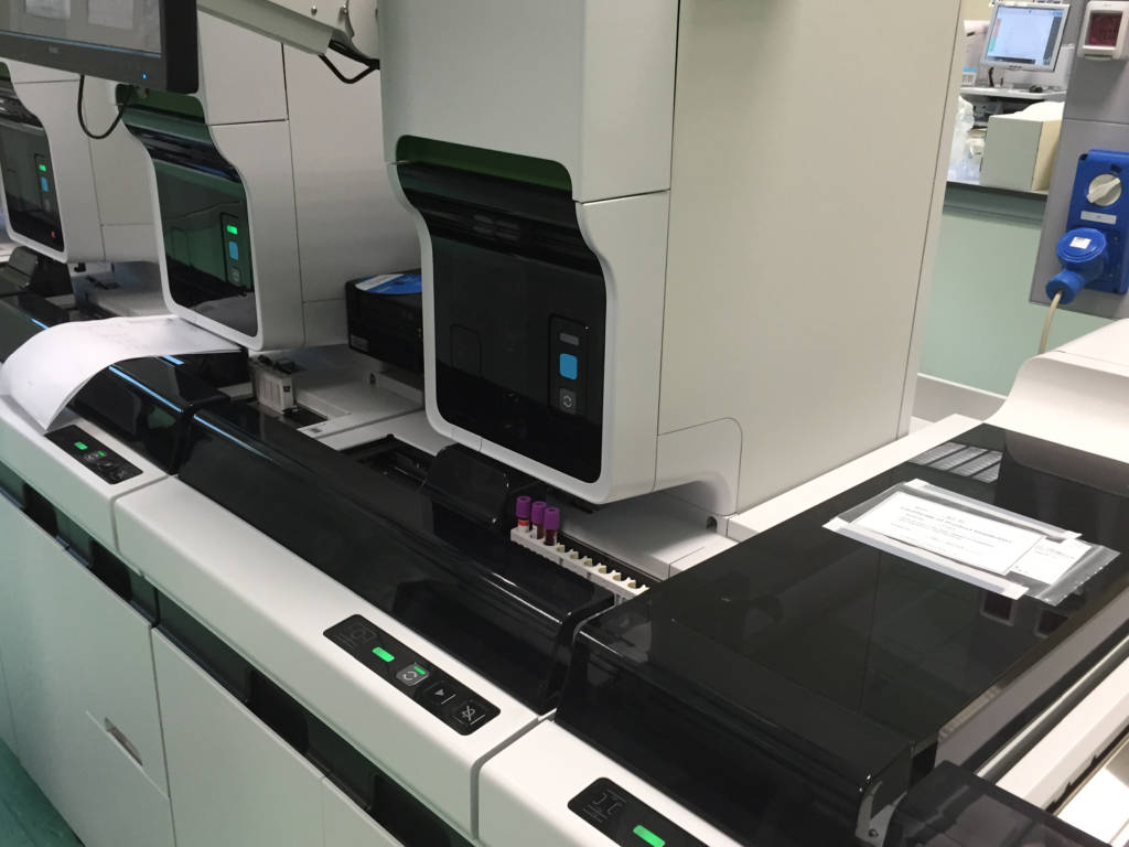 Il nuovo laboratorio analisi dell'ospedale di Varese 