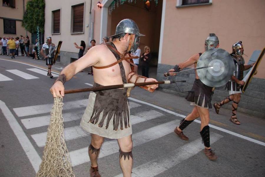 Il Palio dei rioni di Arsago, elmi e vesti storiche