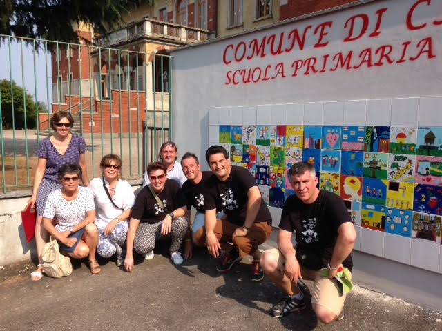 Inaugurato il maxi-mosaico della scuola di Carnago