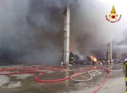 Incendio capannone a Golasecca