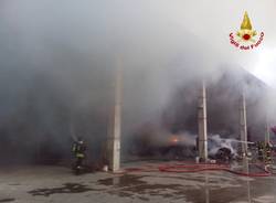 Incendio capannone a Golasecca