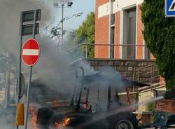 Incendio trattore a Bobbiate