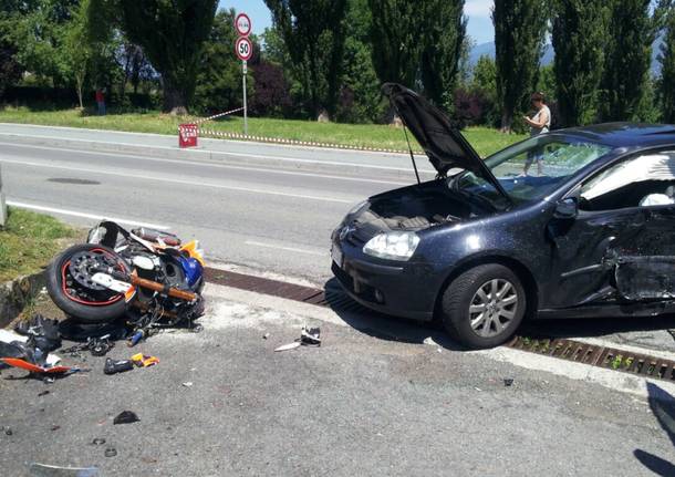 incidente auto moto bodio lomnago 