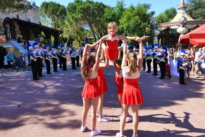 La Verdi Show Band di Lonate stupisce Gardaland