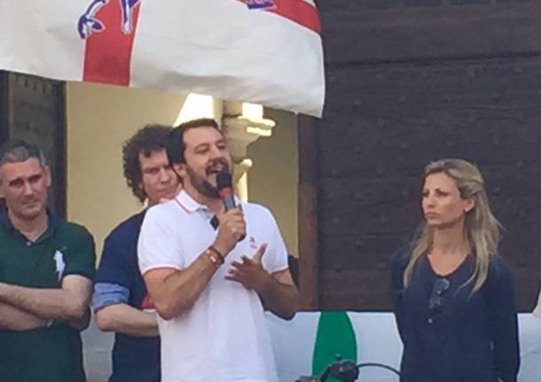 Salvini infiamma la piazza a Somma Lombardo